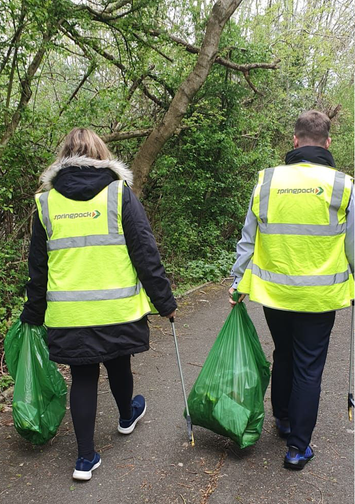 Springpack Litterpicking Image